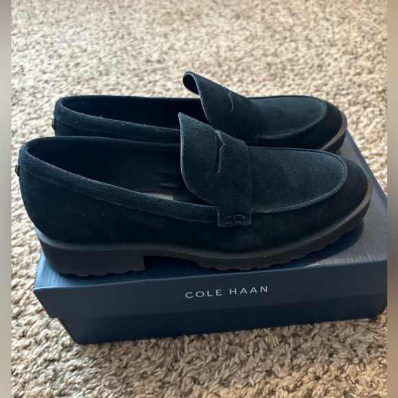Cole Haan Geneva Loafer. - Picture 1 of 6
